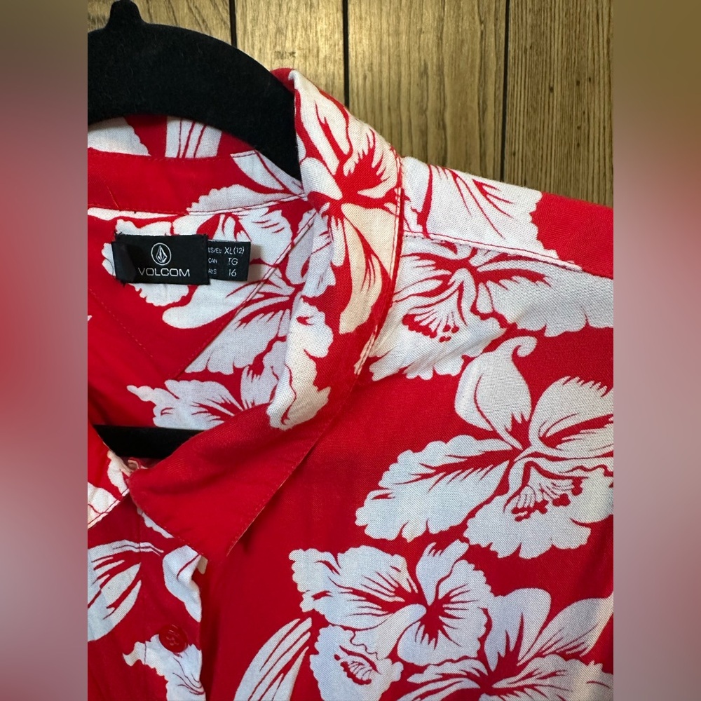Volcom button down - Picture 2 of 4